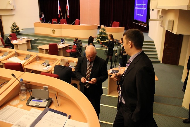 Областные депутаты сократили бюджет на 3 миллиарда