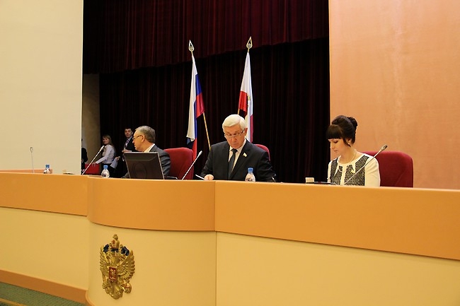 Областные депутаты сократили бюджет на 3 миллиарда