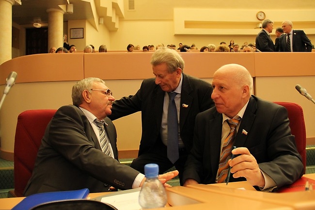 Областные депутаты сократили бюджет на 3 миллиарда