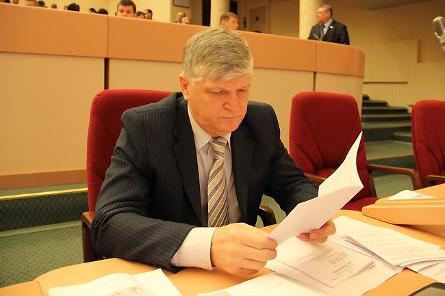 Областные депутаты сократили бюджет на 3 миллиарда