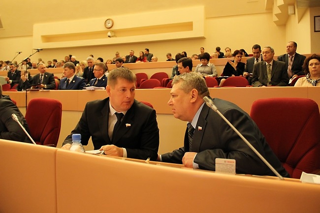 Областные депутаты сократили бюджет на 3 миллиарда