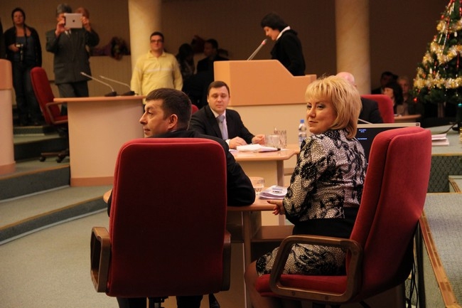 Областные депутаты сократили бюджет на 3 миллиарда