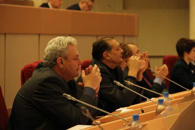 Областные депутаты сократили бюджет на 3 миллиарда