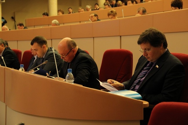 Областные депутаты сократили бюджет на 3 миллиарда