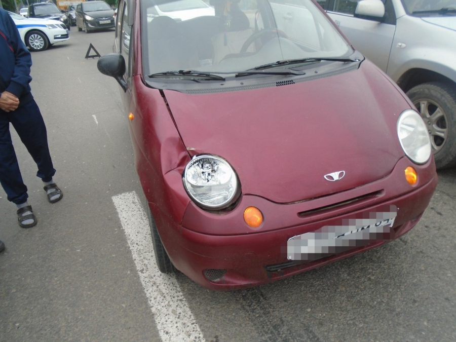 В Энгельсе девушку сбили сразу две машины