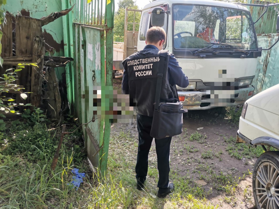 В Поливановке крановщик задел линию электропередач и погиб