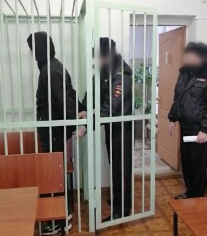 Жителя Энгельса посадили на 5 лет за попытку изнасилования в подъезде