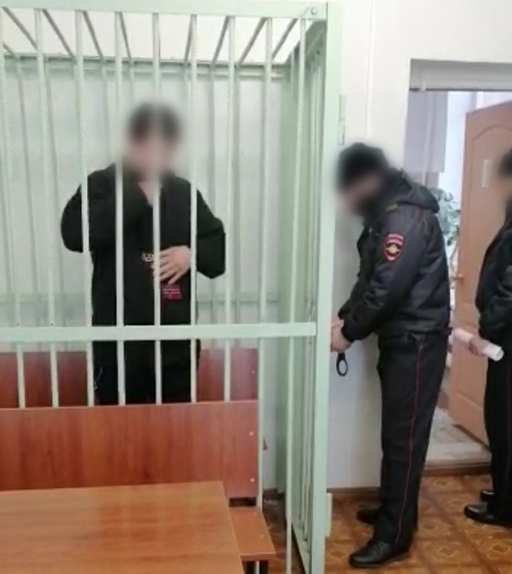 Жителя Энгельса посадили на 5 лет за попытку изнасилования в подъезде