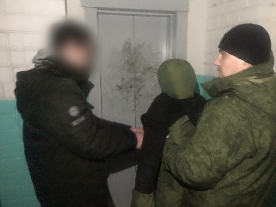 Жителя Энгельса посадили на 5 лет за попытку изнасилования в подъезде