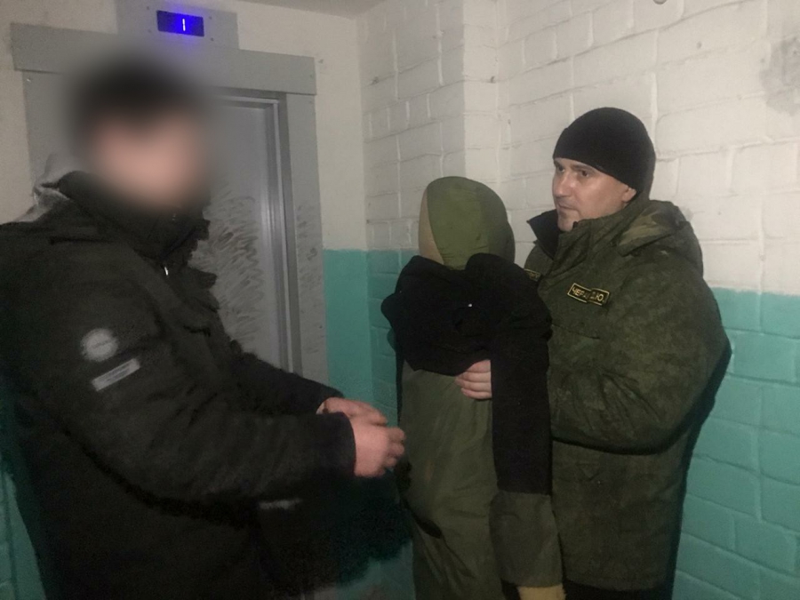 Жителя Энгельса посадили на 5 лет за попытку изнасилования в подъезде