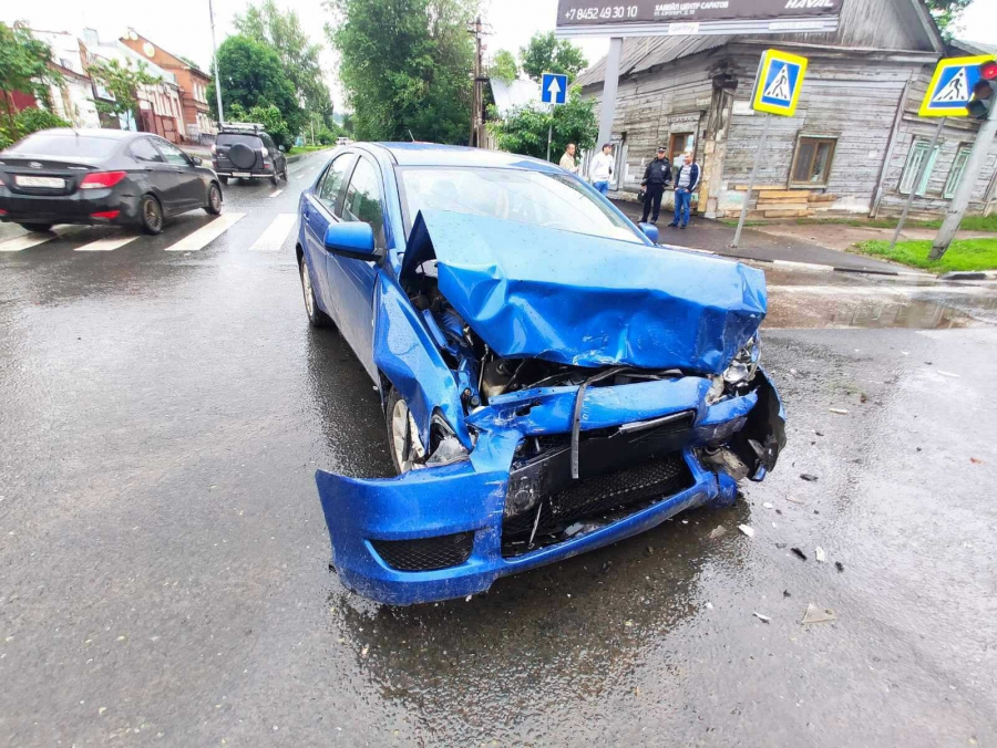 На Горького столкнулись два «Мицубиси»