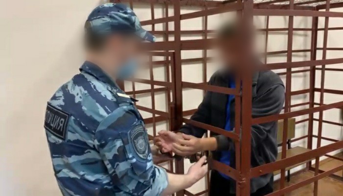 В Екатериновке трое парней ворвались в дом и изнасиловали женщину