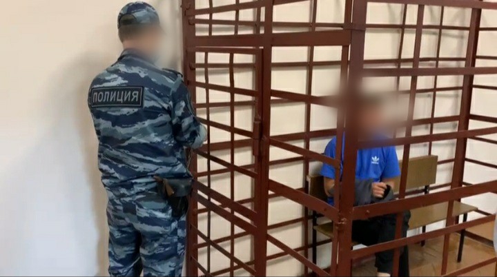 В Екатериновке трое парней ворвались в дом и изнасиловали женщину