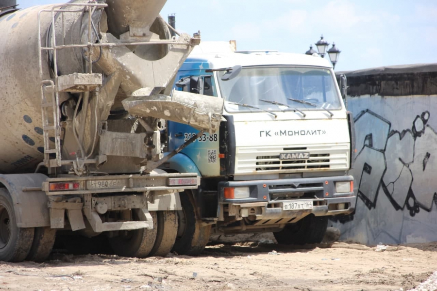 На новой набережной Саратова снесли почти все гаражи