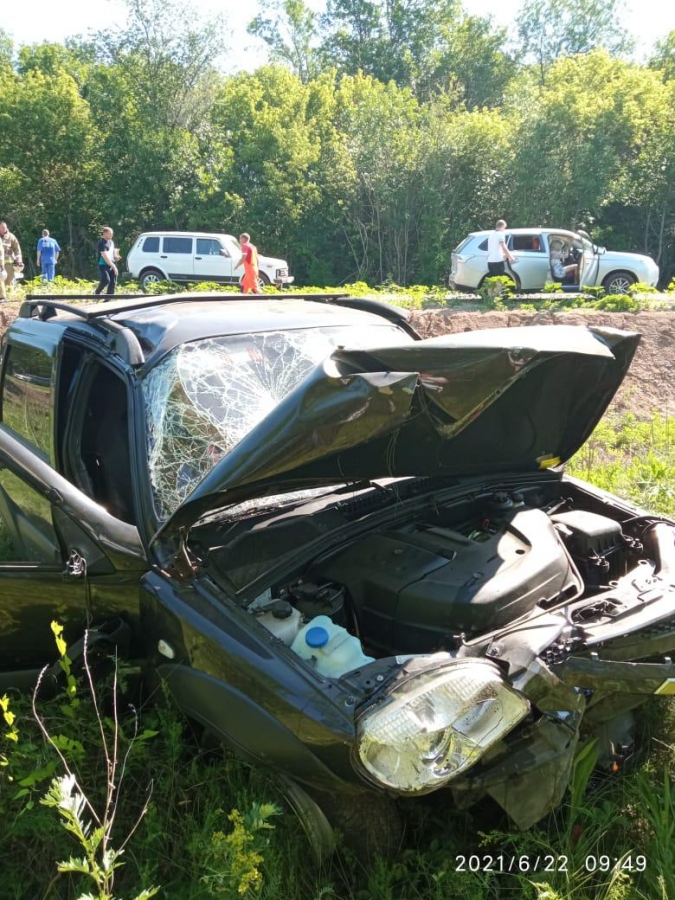 Под Турками женщина на внедорожнике опрокинулась в кювет