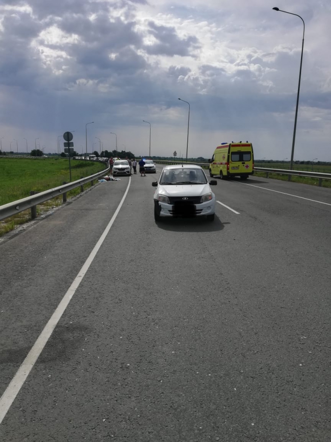 Возле аэропорта Гагарин такси «Везет» насмерть сбило мужчину