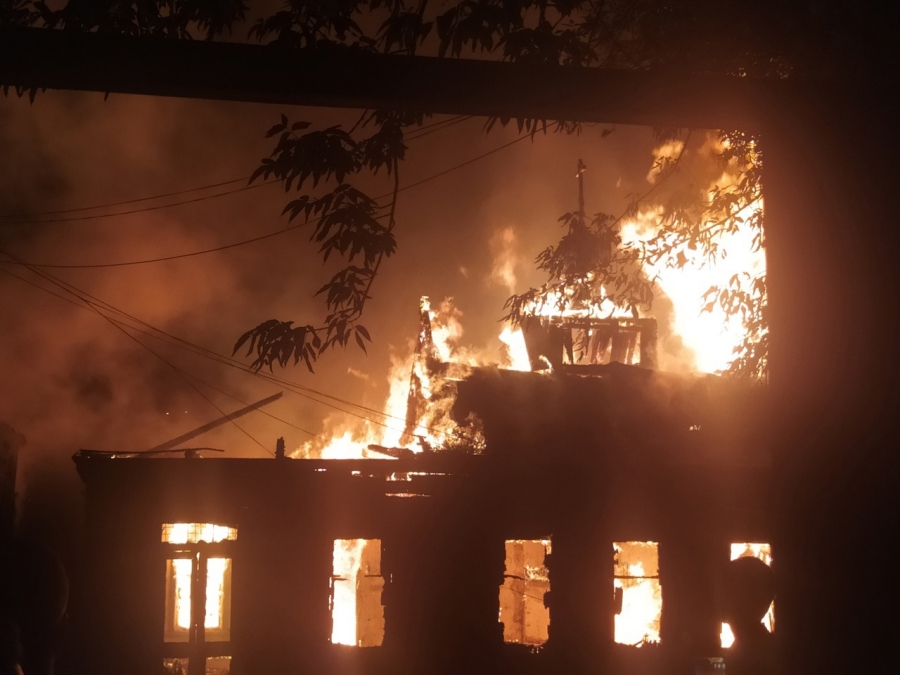 В центре Саратова огонь уничтожил старообрядческий молельный дом