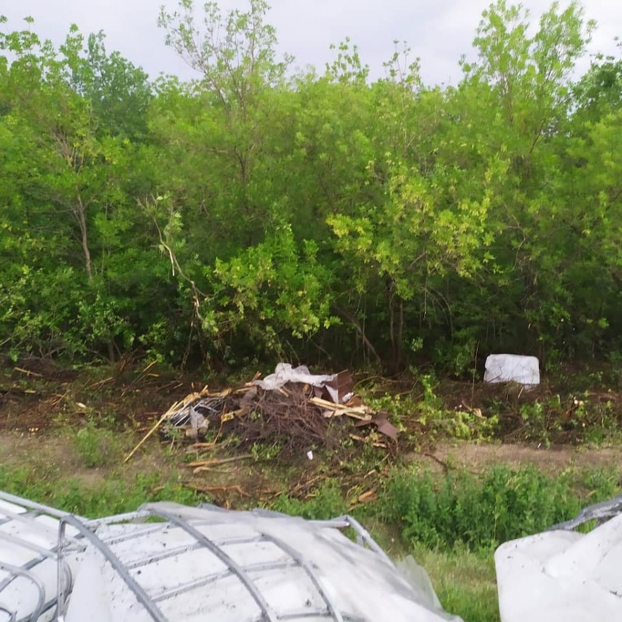 В Хвалынском районе после ДТП с «КамАЗом» разлилось 10 тонн моторного масла