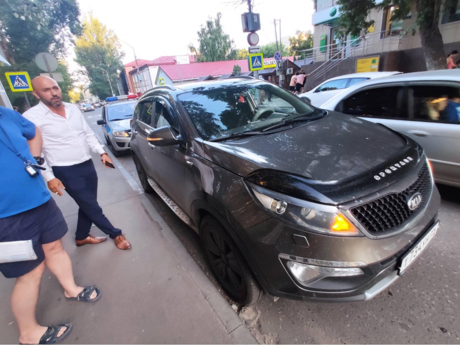 В центре Саратова мальчик угодил под колеса «Ларгуса»