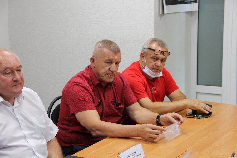 В Энгельсе обсудили создание комфорта в маршрутках и льготы в троллейбусах