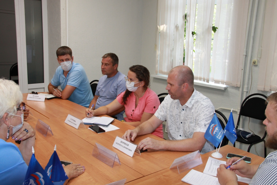 В Энгельсе обсудили создание комфорта в маршрутках и льготы в троллейбусах