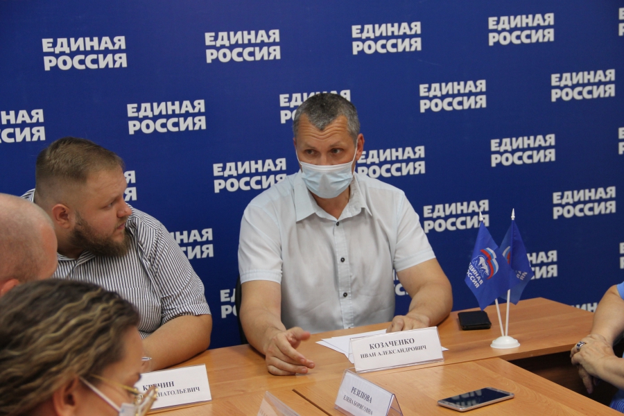 В Энгельсе обсудили создание комфорта в маршрутках и льготы в троллейбусах