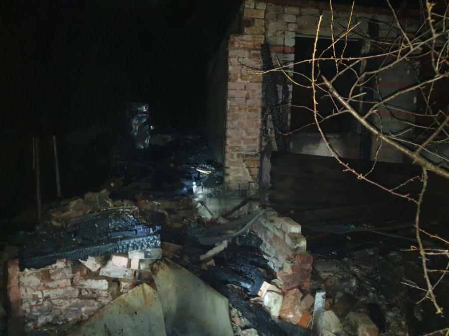 Под Саратовом взорвался баллон и сгорел дом. Обнаружен погибший