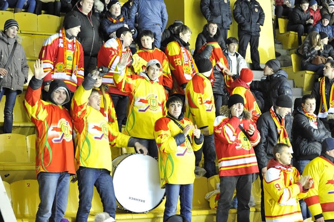 Получивший зарплату «Кристалл» выиграл на выезде