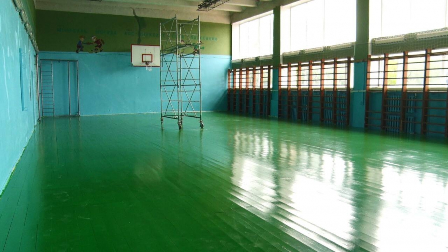 В Энгельсе прошел мониторинг качества ремонта спортивного зала