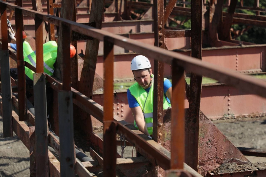 В Петровске Володин разругал подрядчиков-«бездельников» за ремонт тротуаров и Железного моста