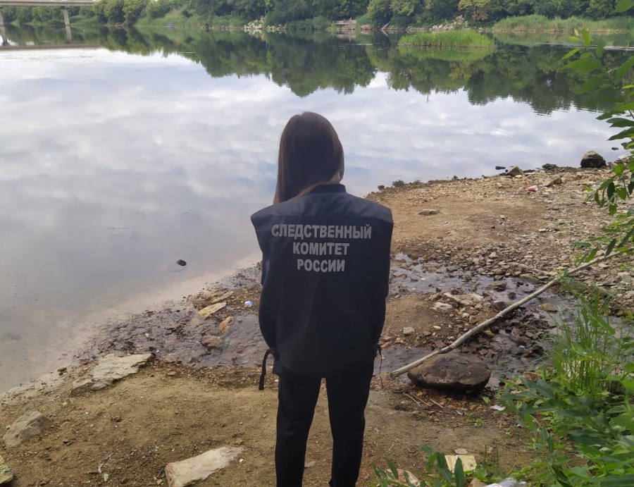 В Пугачеве мужчина утонул на глазах сына