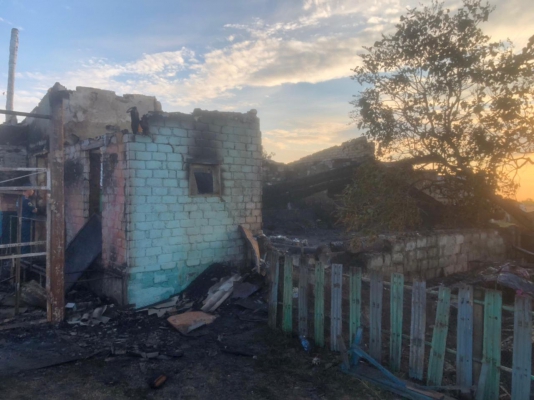 Под Балаковом на пожаре в частном доме погибли двое взрослых и трое детей