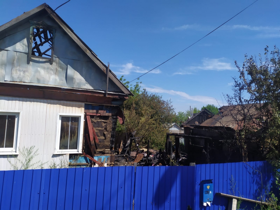 В Ртищеве из-за нетрезвой женщины загорелись 3 дома