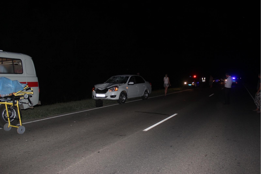 В массовом ДТП под Саратовом один погиб, пострадали трое