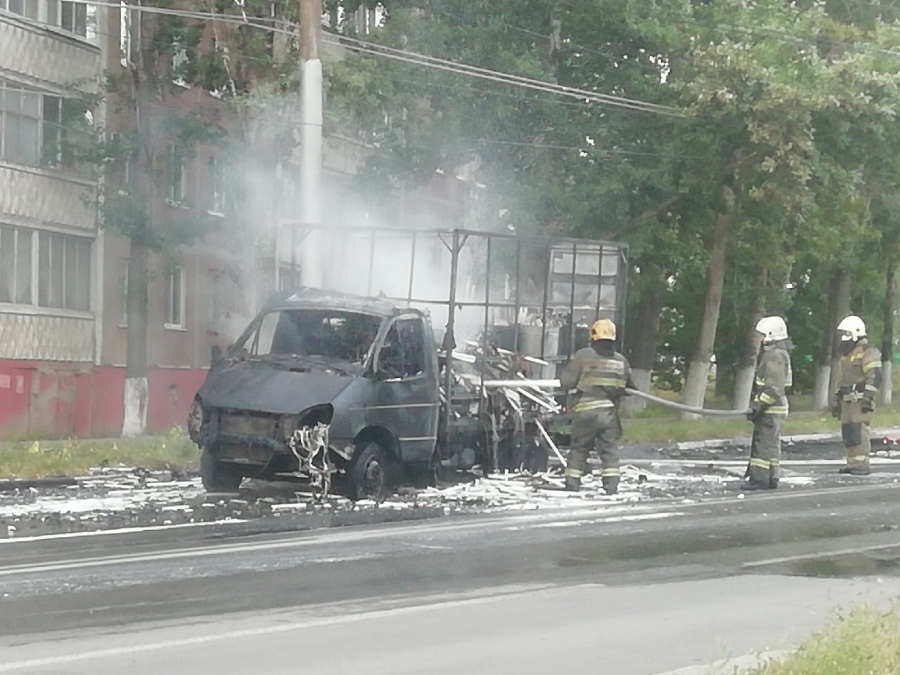 Утром на Буровой полностью сгорела «ГАЗель»