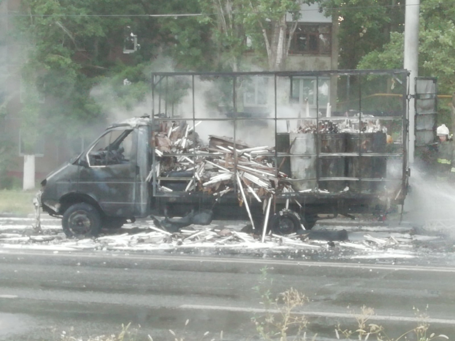 Утром на Буровой полностью сгорела «ГАЗель»