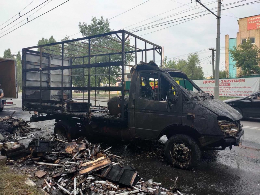Утром на Буровой полностью сгорела «ГАЗель»