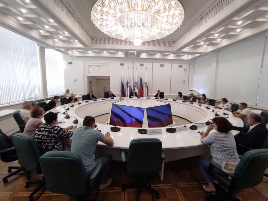 На проспекте Кирова осенью хотят заменить 64 дерева