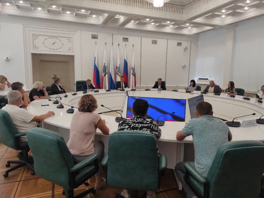 На проспекте Кирова осенью хотят заменить 64 дерева