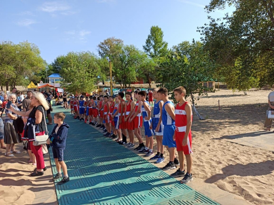 В Энгельсе открылся городской турнир по боксу «Покровская перчатка-21»