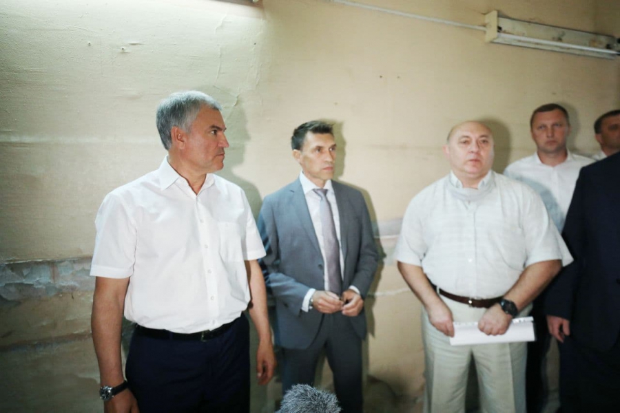 В Саратове Володин пообещал помочь с возвращением в муниципальную собственность 150-летнего здания