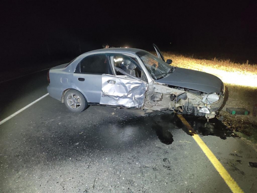 Водитель бетономешалки умер в неотложке после ДТП на ночной трассе