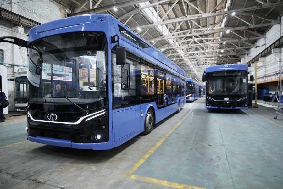 Володин в Энгельсе осмотрел будущее производство электробусов