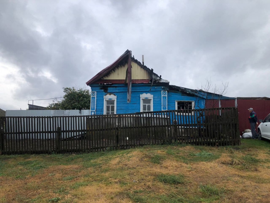 Под Базарным Карабулаком из-за неисправной проводки горел дом