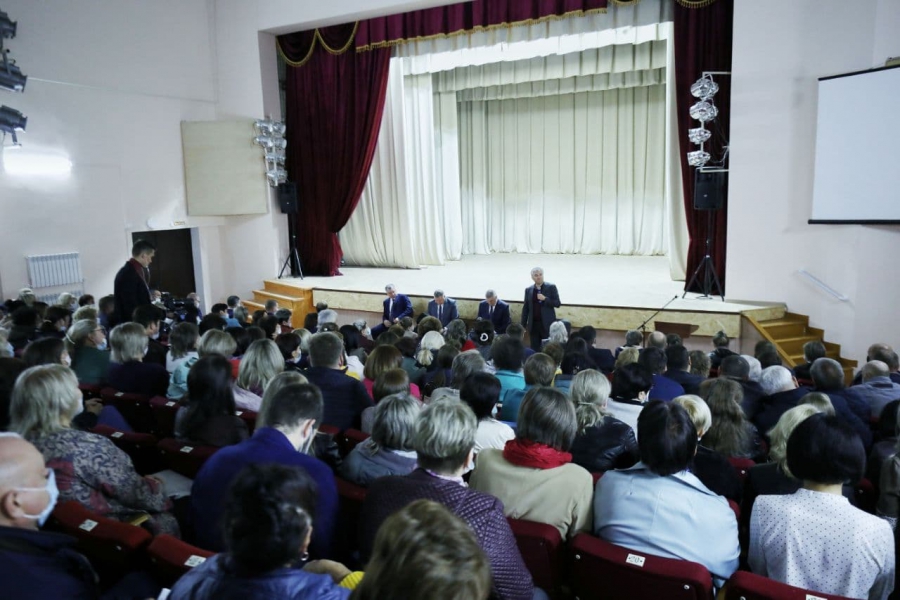 Жители Балтая пожаловались Володину на недостаточное выделение средств на их сельские дороги