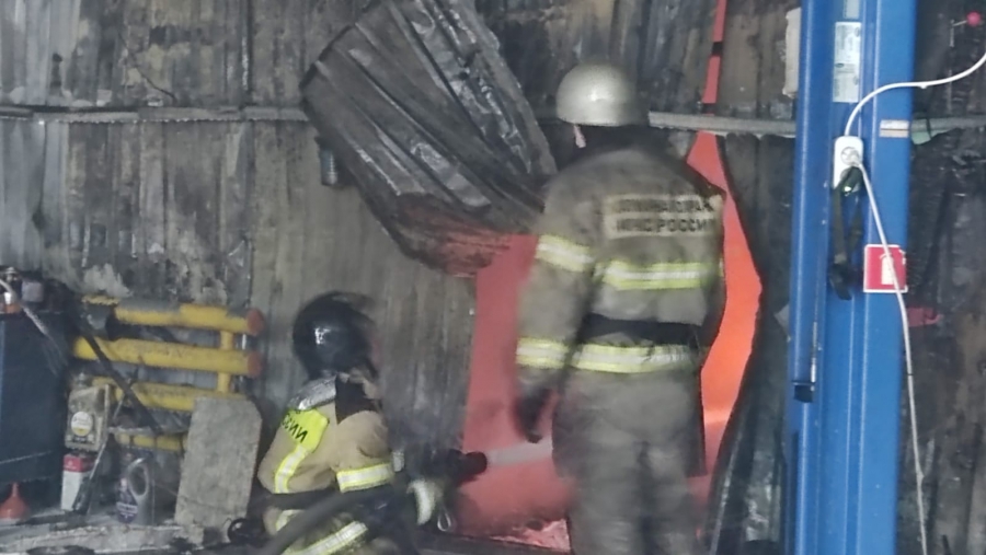 Крупный пожар на Астраханской удалось локализовать