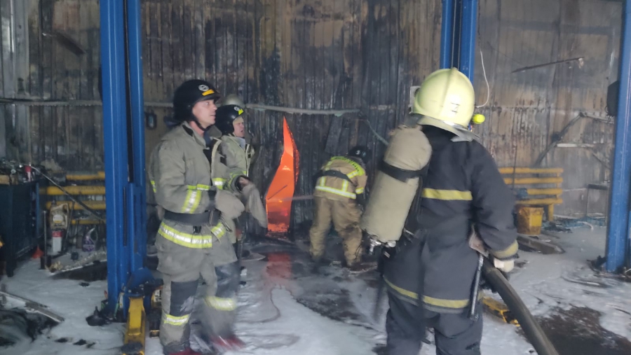 Крупный пожар на Астраханской удалось локализовать
