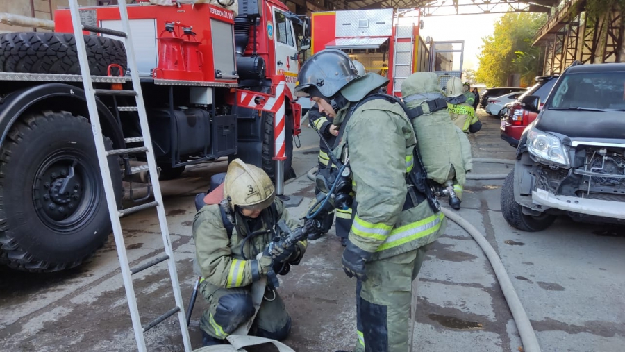 Крупный пожар на Астраханской удалось локализовать