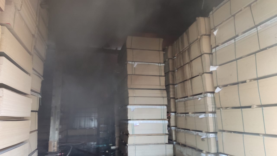 Крупный пожар на Астраханской удалось локализовать