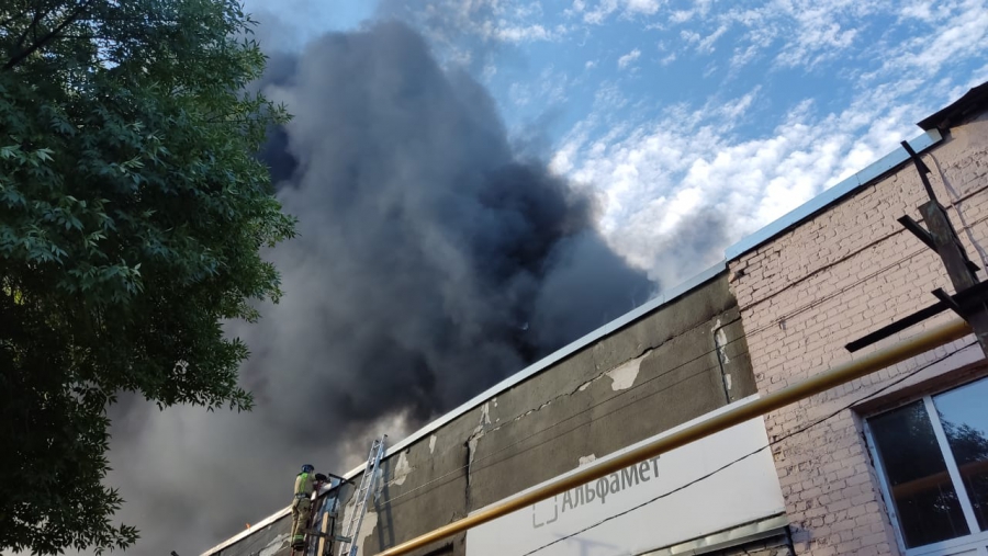 Крупный пожар на Астраханской удалось локализовать